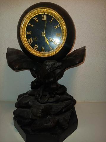 Antieke Pendule met Adelaar beschikbaar voor biedingen