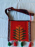 1 klein tasje met ritssluiting, geborduurd, 17x18 cm., Ophalen of Verzenden, Gebruikt, Overige kleuren, Schoudertasje