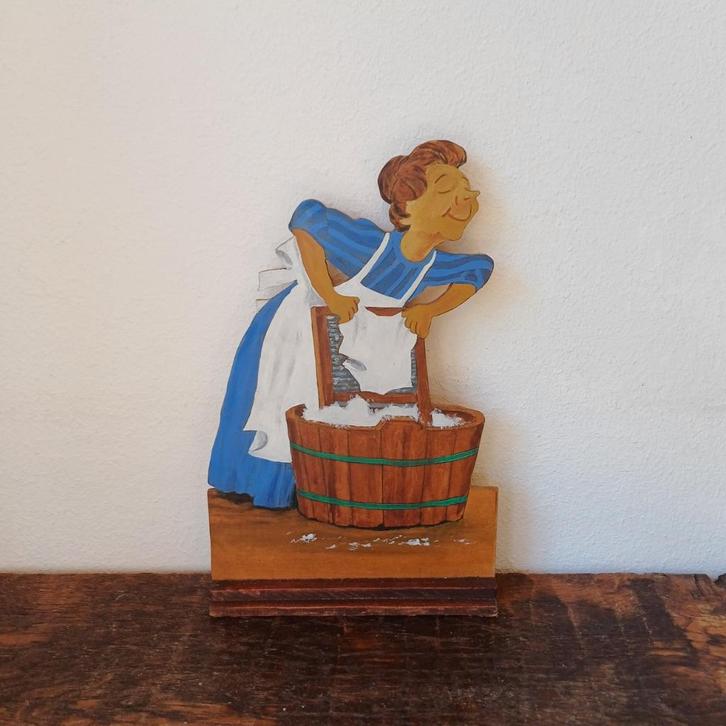 Houten decoratie vrouw bij wastobbe, Antiek en Kunst, Curiosa en Brocante, Ophalen of Verzenden
