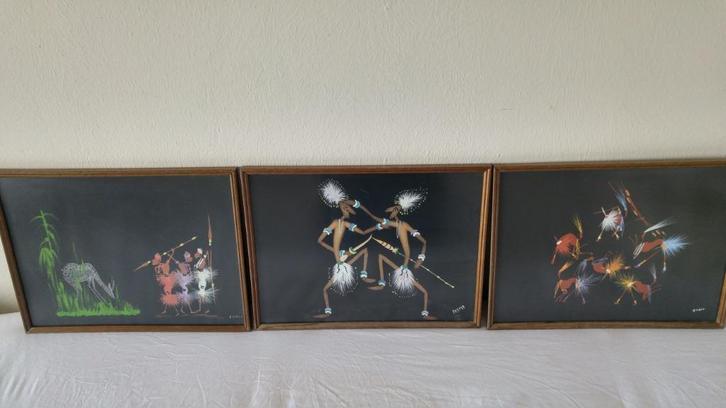 Afrikaanse schilderkunst, 3 bijzondere aquarellen., Antiek en Kunst, Kunst | Niet-Westerse kunst, Ophalen of Verzenden