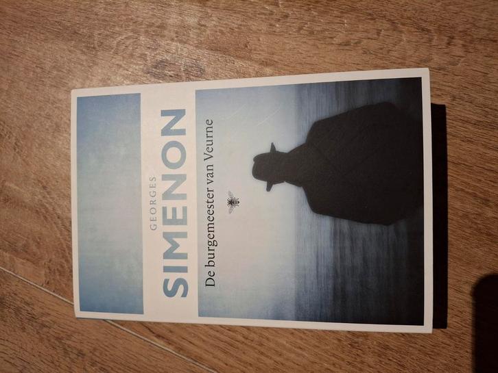 Georges Simenon - De burgemeester van Veurne, Boeken, Auto's | Folders en Tijdschriften, Zo goed als nieuw, Ophalen of Verzenden
