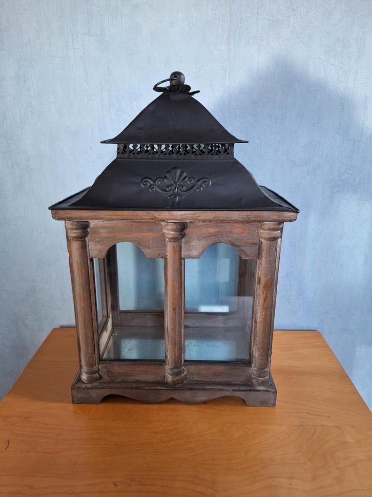 Sfeervolle houten lantaarn/windlicht - 47x31 cm, Huis en Inrichting, Woonaccessoires | Kandelaars en Kaarsen, Gebruikt, Kandelaar