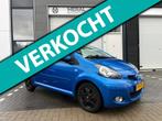 Toyota Aygo 1.0-12V Dynamic Blue 5Drs Airco NAP, Auto's, Toyota, Voorwielaandrijving, Gebruikt, Elektrische ramen, 68 pk