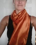 Nieuwe handgemaakte 100% zijden sjaal oranjebruin 165x33 cm, Kleding | Dames, Mutsen, Sjaals en Handschoenen, Ophalen of Verzenden