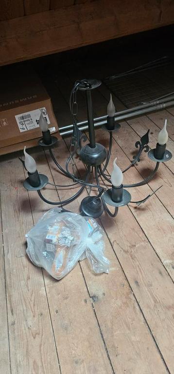 Mooie plafonlamp beschikbaar voor biedingen
