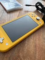 Nintendo Switch Lite Geel + FIFA 22, Spelcomputers en Games, Ophalen of Verzenden, Gebruikt