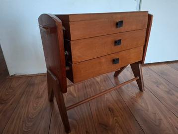 Vintage 60s a 70s naai kistje / laden kastje  beschikbaar voor biedingen