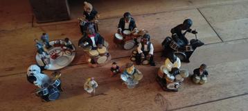 15 beeldjes van drummers beschikbaar voor biedingen
