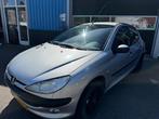 Peugeot 206 1.6-16V Gentry Auto rijdt goed alleen bak bokt, Auto's, Gebruikt, 4 cilinders, 1039 kg, Bedrijf