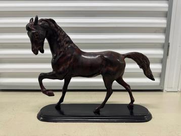 Gietijzeren sculptuur Hengst  beschikbaar voor biedingen