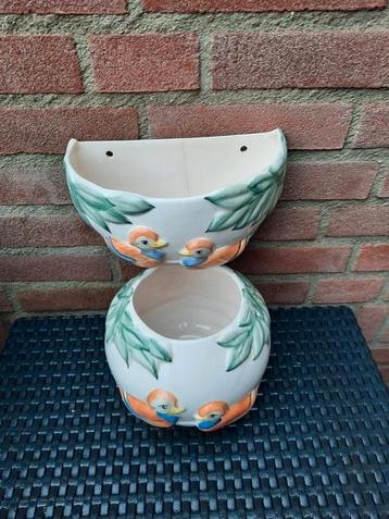 Vintage  bloempot & wandpot beschikbaar voor biedingen