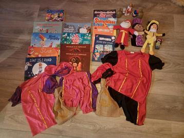 2x pietenpakje mt 116 +boekjes + decoratie + popjes  beschikbaar voor biedingen