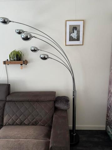 Design lamp beschikbaar voor biedingen