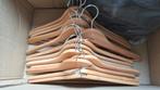 13 nieuwe houten kledinghangers., Ophalen of Verzenden, Nieuw, Hout