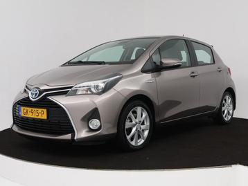 Toyota Yaris 1.5 Hybrid Dynamic (bj 2015, automaat) beschikbaar voor biedingen