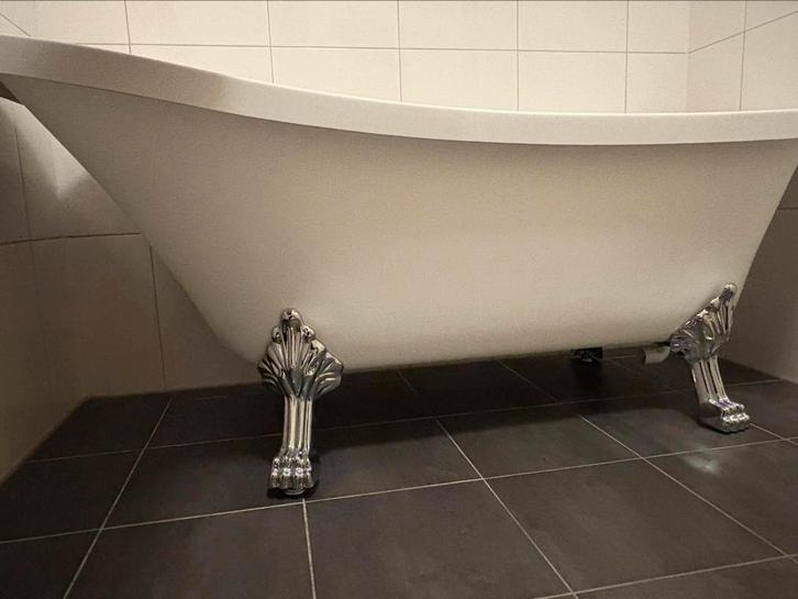 Vrijstaand bad op pootjes - als nieuw!, Huis en Inrichting, Badkamer | Complete badkamers, Zo goed als nieuw, Met bad, Ophalen