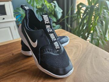 Nike Flexrunner maat 31 uni beschikbaar voor biedingen