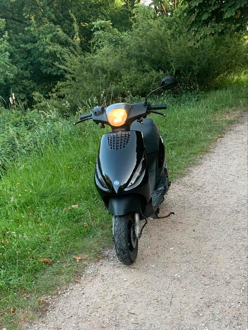Zip 50cc, Fietsen en Brommers, Scooters | Piaggio, Zo goed als nieuw, Zip, Ophalen