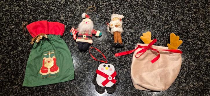 Uitverkoop Kerst hangers figuurtjes huisjes, Diversen, Kerst, Ophalen of Verzenden