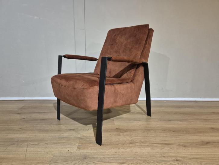 Showroommodel - Montel Sintra Fauteuil - Koper - Velours, Huis en Inrichting, Fauteuils, Nieuw, Metaal, Stof, 50 tot 75 cm, 75 tot 100 cm