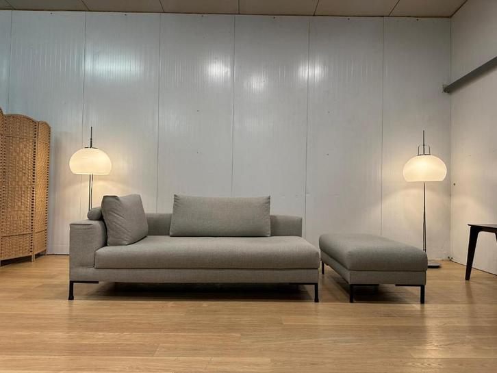 NIEUWSTAAT Design on Stock Aikon Lounge 2-Zits + GARANTIE, Huis en Inrichting, Banken | Bankstellen, Zo goed als nieuw, Rechte bank