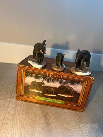 Luville Elephant Family 3 stuks beschikbaar voor biedingen