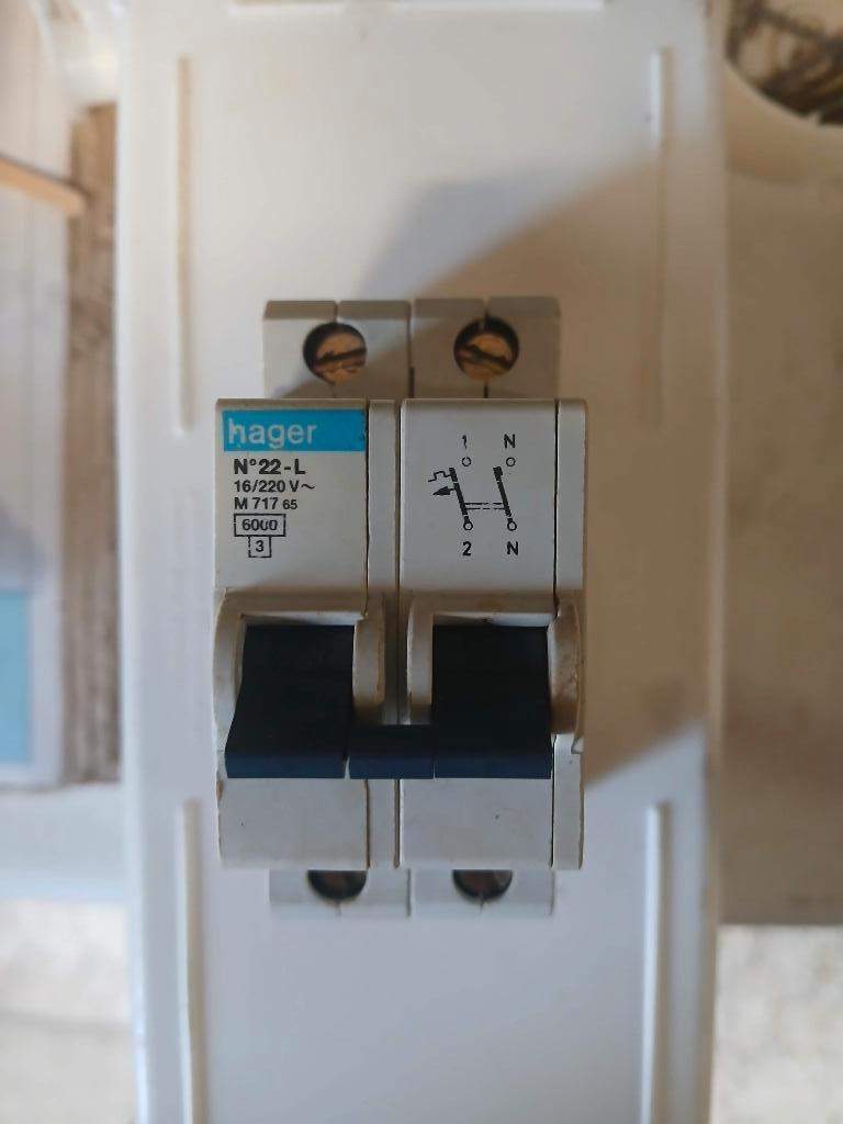 Hager 22-L installatieautomaat, Ophalen of Verzenden, Gebruikt, Overige typen