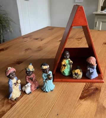 Kerststal met beeldjes beschikbaar voor biedingen