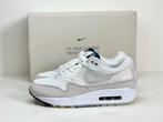 Nike Air Max 1 AMD La Ville Lumiere - maat EU 41, Kleding | Dames, Schoenen, Nieuw, Nike, Ophalen of Verzenden, Wit