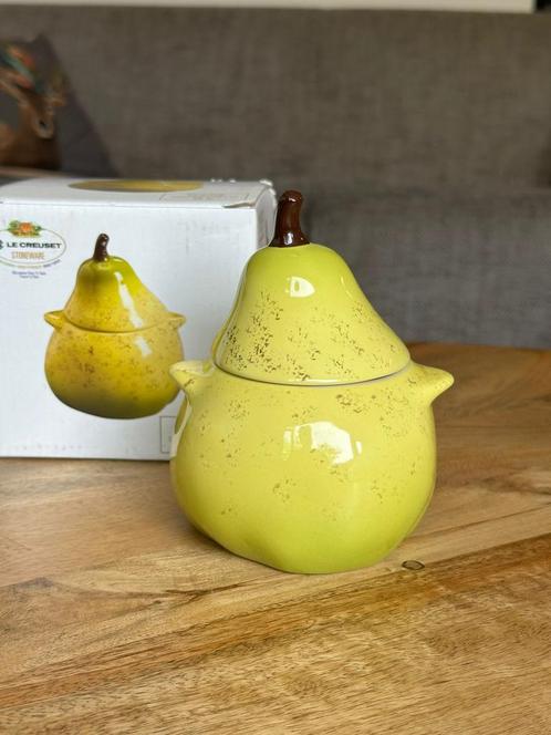 Le Creuser Fruit Cocotte - Peer, Huis en Inrichting, Keuken | Potten en Pannen, Nieuw, Overige materialen, Ophalen of Verzenden