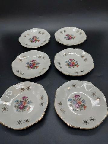 Vintage petitfours bordjes met bloemmotief en gouden sterren beschikbaar voor biedingen