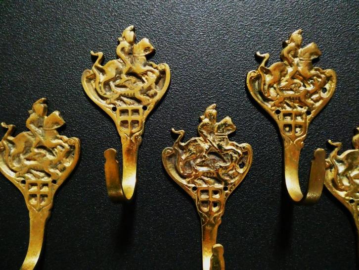 6 Kapstokhaken haak met St. Joris en de draak St. George, Antiek en Kunst, Antiek | Religie, Ophalen of Verzenden