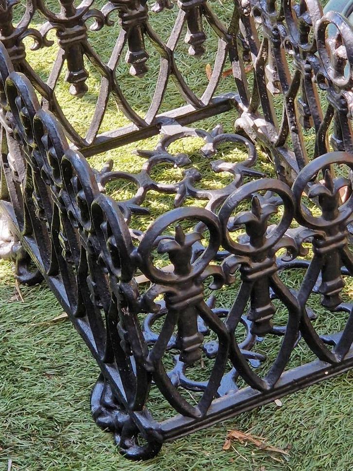 Super mooie zware gietijzeren plantenbak (brocante), Tuin en Terras, Tuinwanddecoratie, Gebruikt, Ophalen of Verzenden