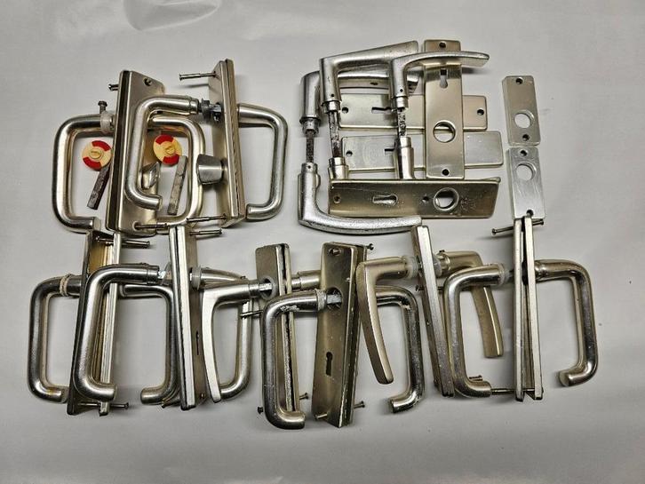 Hang en sluitwerk deurkrukken raamuitzetters, Doe-het-zelf en Verbouw, Hang- en Sluitwerk, Gebruikt, Klink of Kruk, Overige materialen