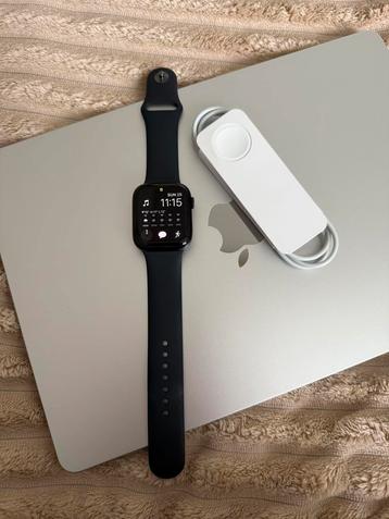 Apple Watch Series 8 GPS + Cellular 45mm Midnight beschikbaar voor biedingen