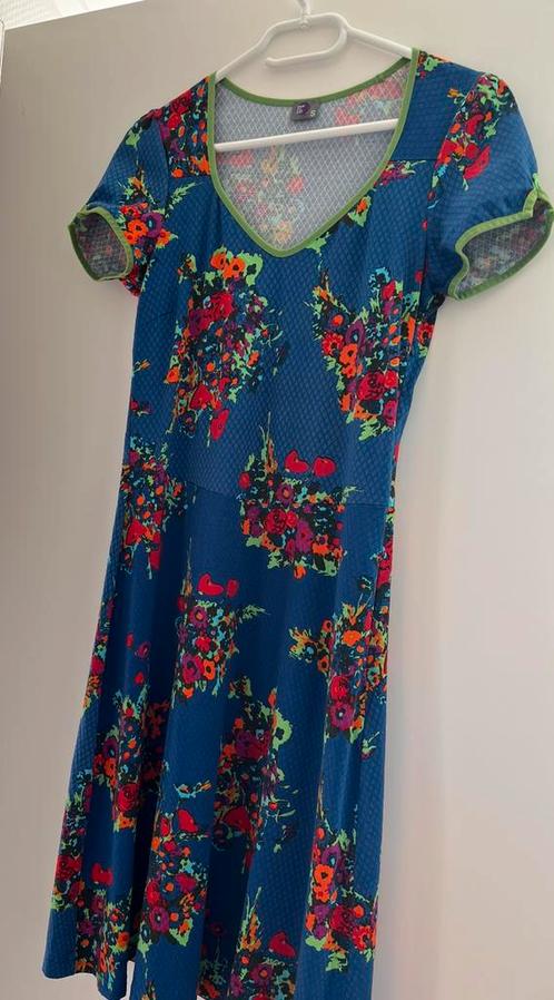 Wow te go! Jurk als Tante Betsy of king Louie, Kleding | Dames, Jurken, Zo goed als nieuw, Maat 38/40 (M), Blauw, Knielengte, Ophalen of Verzenden