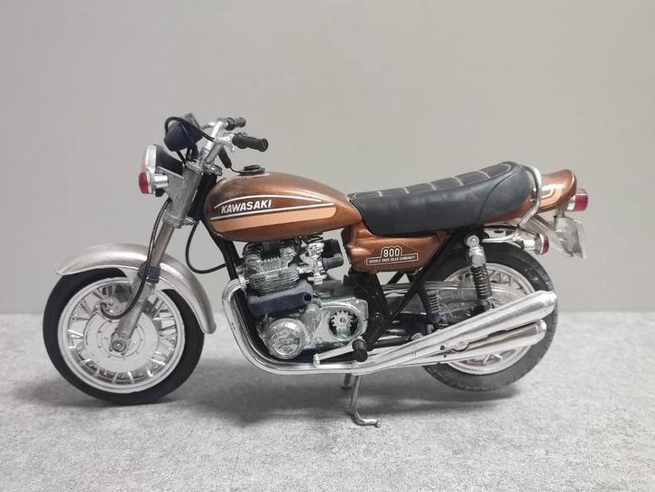 Kawasaki Z900 - 1973 - schaal: 1/10, Hobby en Vrije tijd, Modelauto's | 1:5 tot 1:12, Gebruikt, Motor, 1:9 t/m 1:12, Ophalen of Verzenden