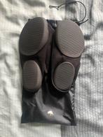 Yeezy Pods - Nieuw - Maat 1, Zwart, Nieuw, Ophalen of Verzenden, Sneakers of Gympen