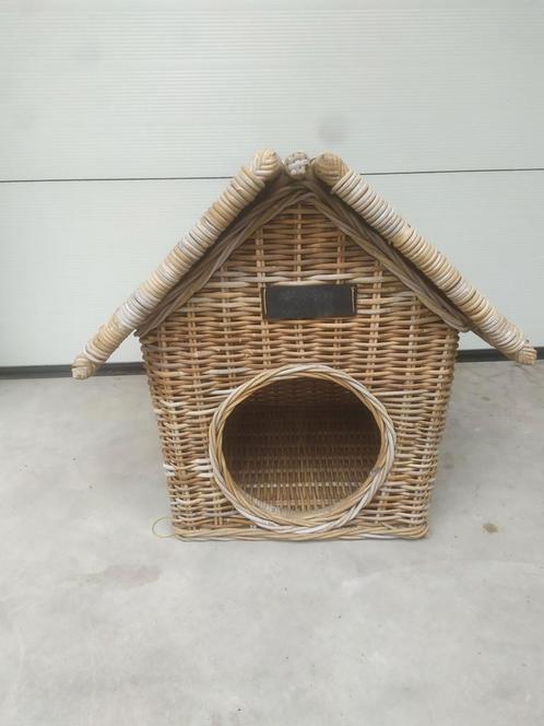 Groot rotan hondenhok/huis, Dieren en Toebehoren, Hondenhokken, Zo goed als nieuw, 110 cm of meer, Ophalen