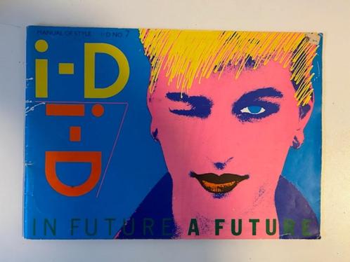 I-D MAGAZINE - MANUAL OF STYLE I-D NO. 7 “IN FUTURE”, Boeken, Tijdschriften en Kranten, Gelezen, Overige typen, Ophalen of Verzenden