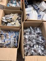 Partij haakjes en toilletpapierhouders, Ophalen of Verzenden, Zo goed als nieuw