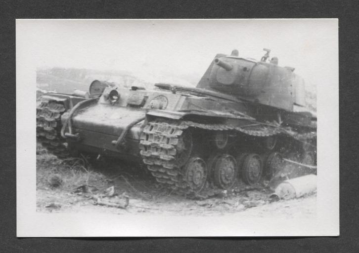 WOII foto: Vernietigde zware Russische KV1 tank., Verzamelen, Militaria | Tweede Wereldoorlog, Landmacht, Foto of Poster, Duitsland
