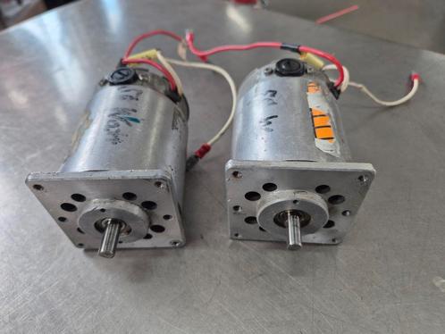 2x 12 volt gelijkstroom elektromotor, Hobby en Vrije tijd, Modelbouw | Boten en Schepen, Groter dan 1:32, Ophalen of Verzenden