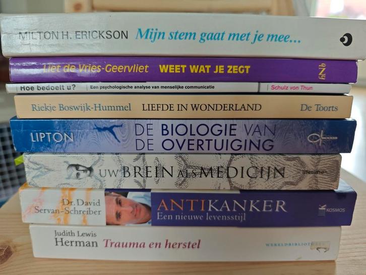 Boeken opleiding hypnotherapie, Boeken, Partijen en Verzamelingen, Gelezen, Ophalen of Verzenden