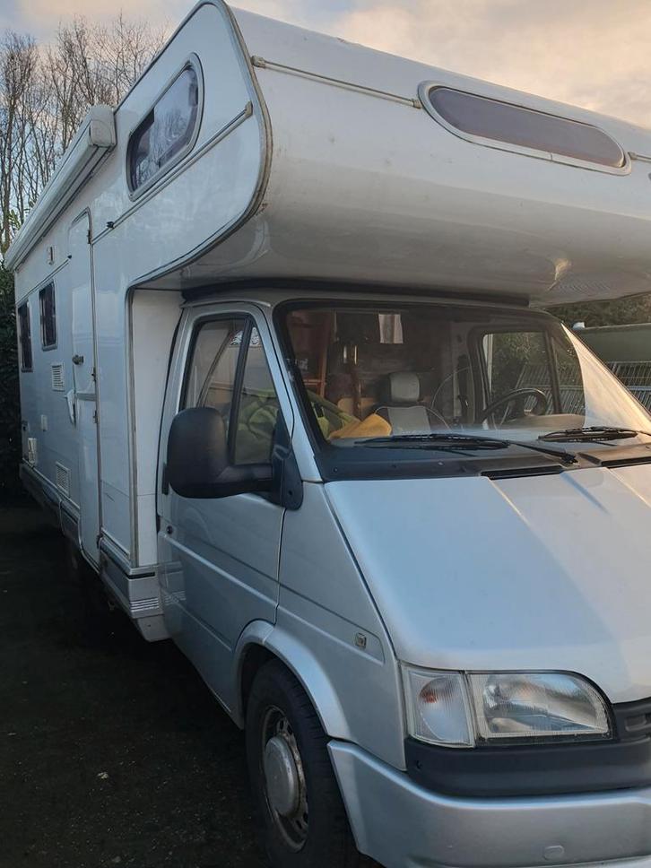 Tekoop ruime ford camper met chausson opbouw voor klusser, Caravans en Kamperen, Campers, Bedrijf, tot en met 5, Half-integraal