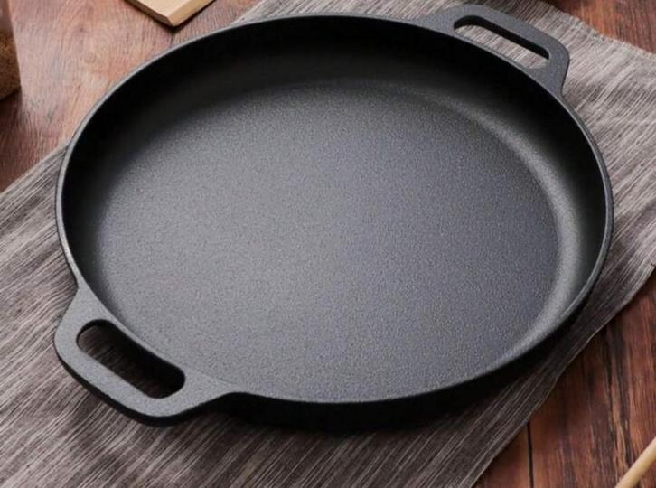 Gietijzeren Braadpan 33cm - Zeer Stevig!, Huis en Inrichting, Keuken | Potten en Pannen, Nieuw, Koekenpan of Braadpan, Gietijzer