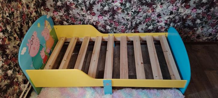 Peppa Pig & Paw Patrol Kinderbedden - In Goede Staat!, Kinderen en Baby's, Kinderkamer | Bedden, Ophalen of Verzenden