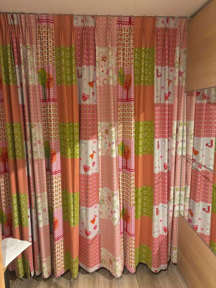 Vrolijke gordijnen zware kwaliteit en verduisterend 280x230, Huis en Inrichting, Stoffering | Gordijnen en Lamellen, Gebruikt