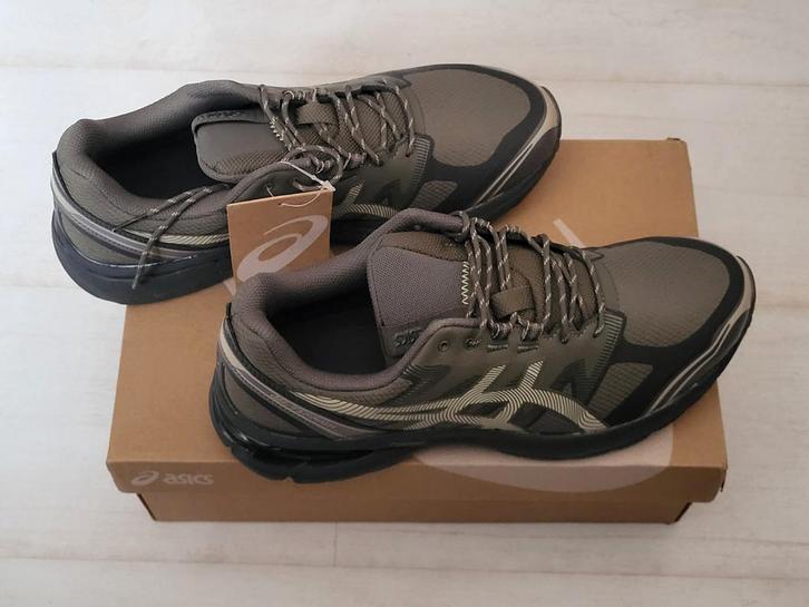 Asics Hardloopschoenen Maat 43.5 - Nieuw in doos!, Kleding | Heren, Schoenen, Nieuw, Sportschoenen, Overige kleuren, Ophalen of Verzenden