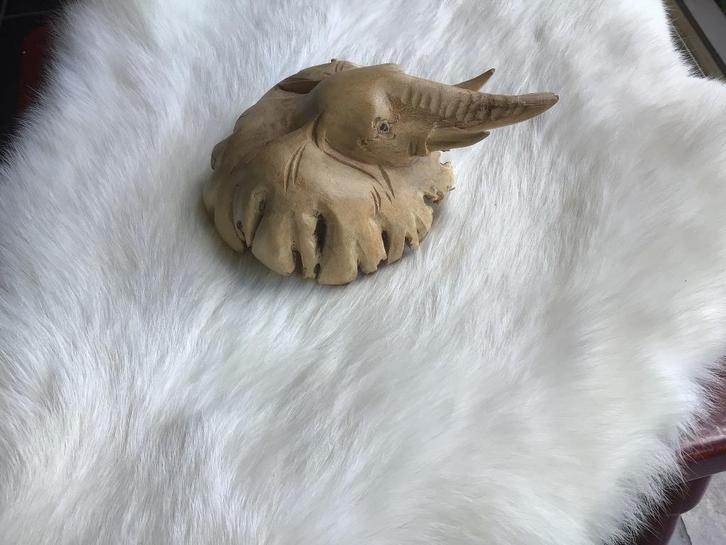 Mooie handbewerkt houten olifanten kop , met aan de onderkan, Antiek en Kunst, Kunst | Beelden en Houtsnijwerken, Ophalen of Verzenden